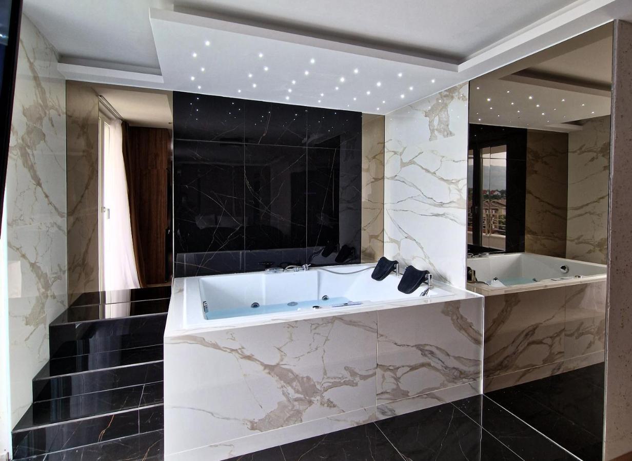 Petkov5Ki.Luxuryapartments Skopje Ngoại thất bức ảnh